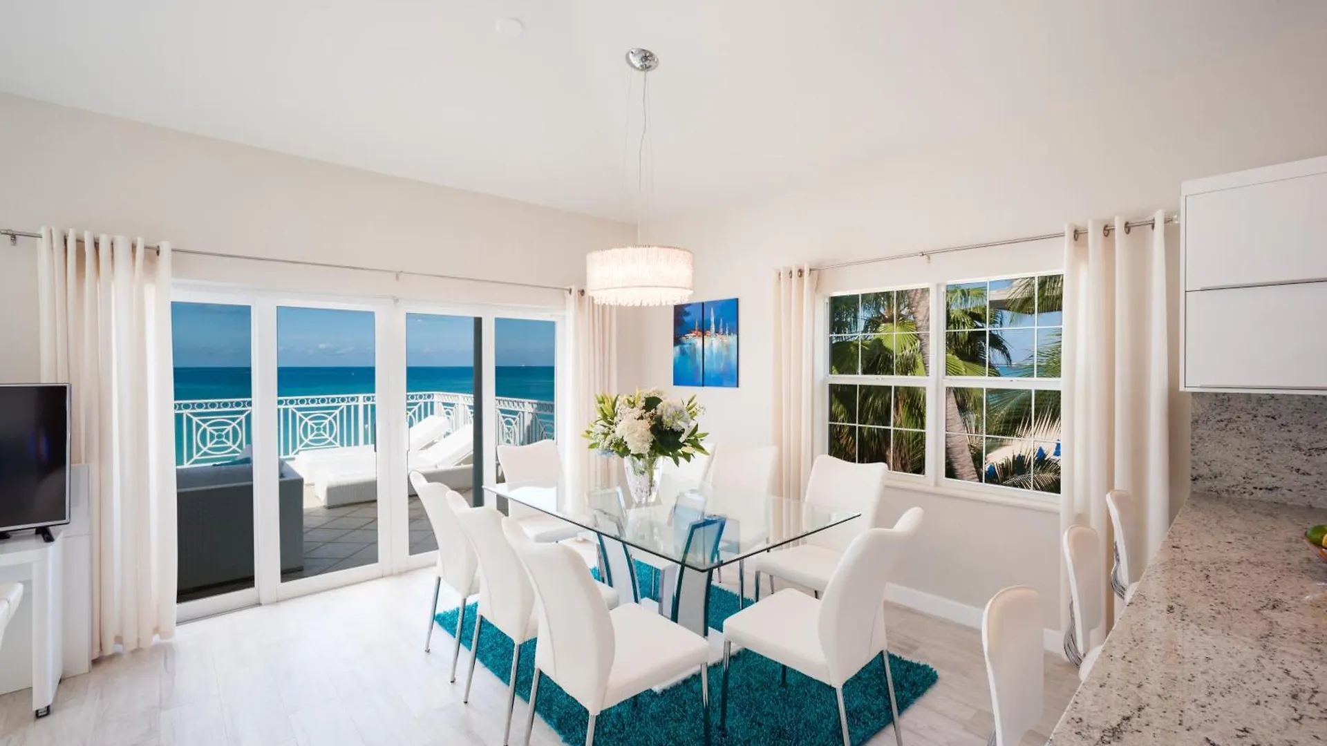Aparthotel Regal Beach Club George Town