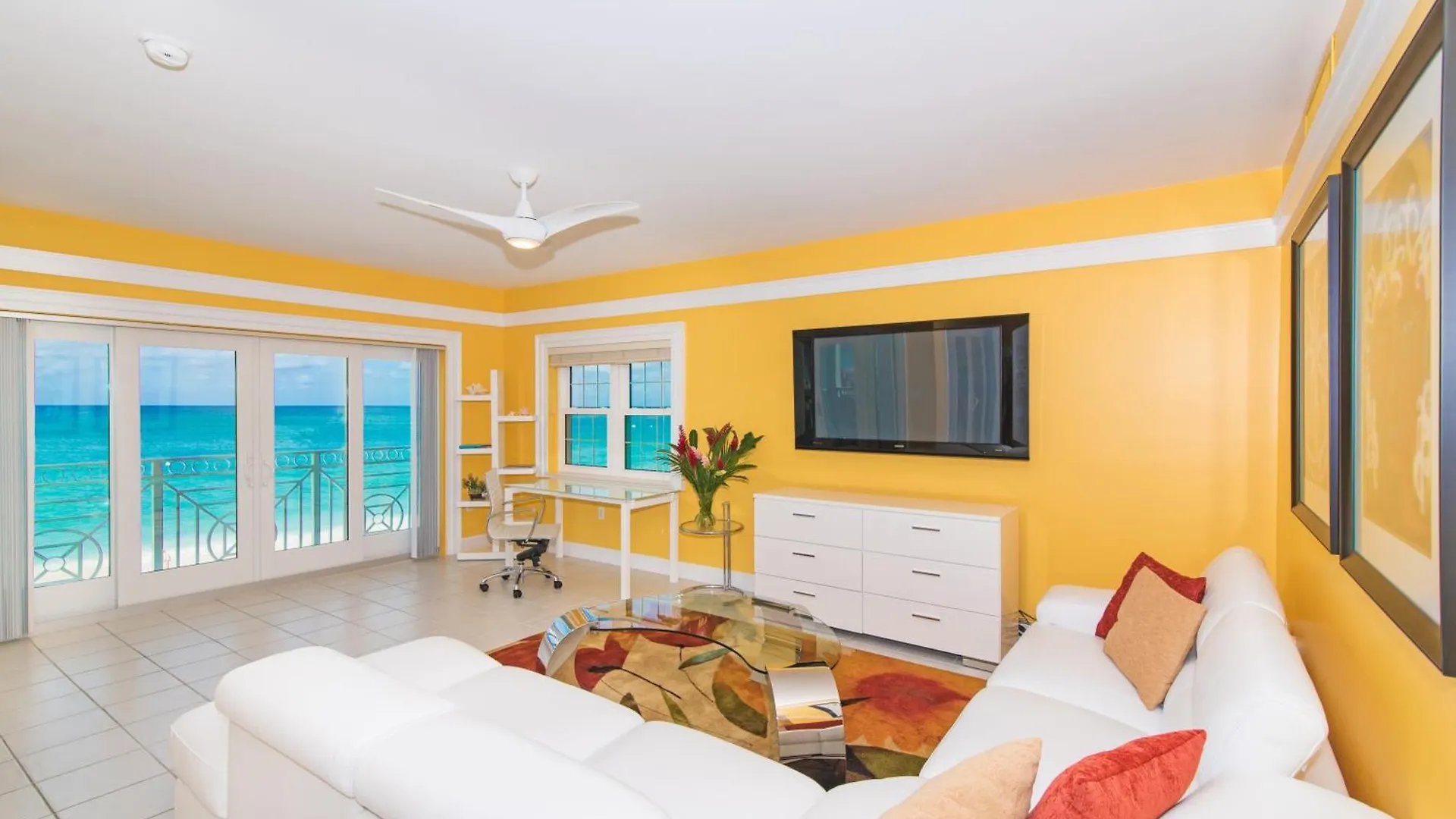 Aparthotel Regal Beach Club George Town