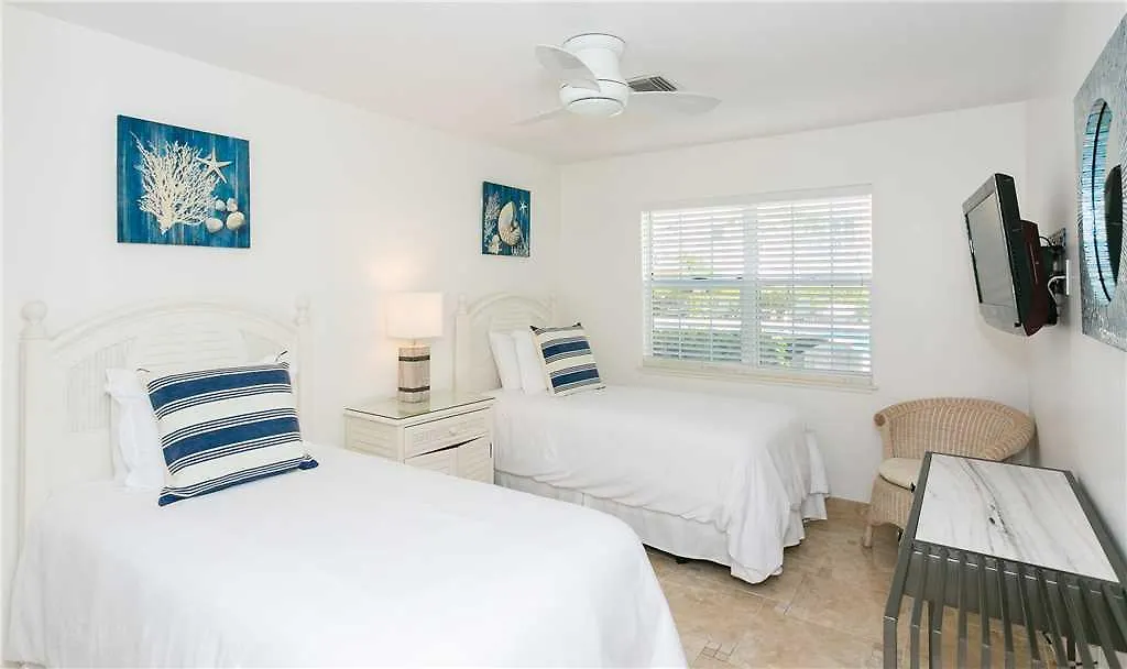 Aparthotel Regal Beach Club George Town