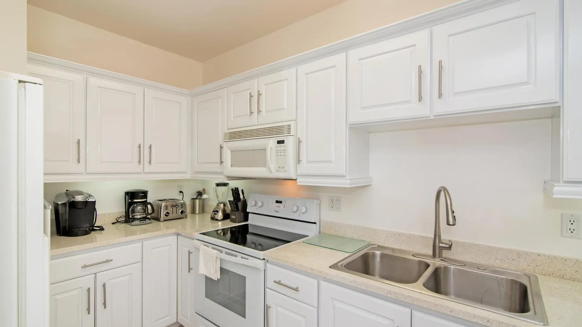 **** Hotel apartamentowy Regal Beach Club George Town Kajmany