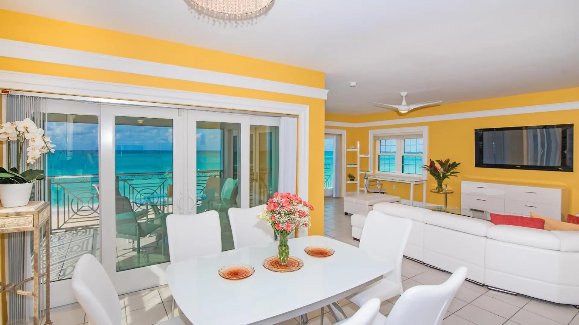 **** Hotel apartamentowy Regal Beach Club George Town Kajmany