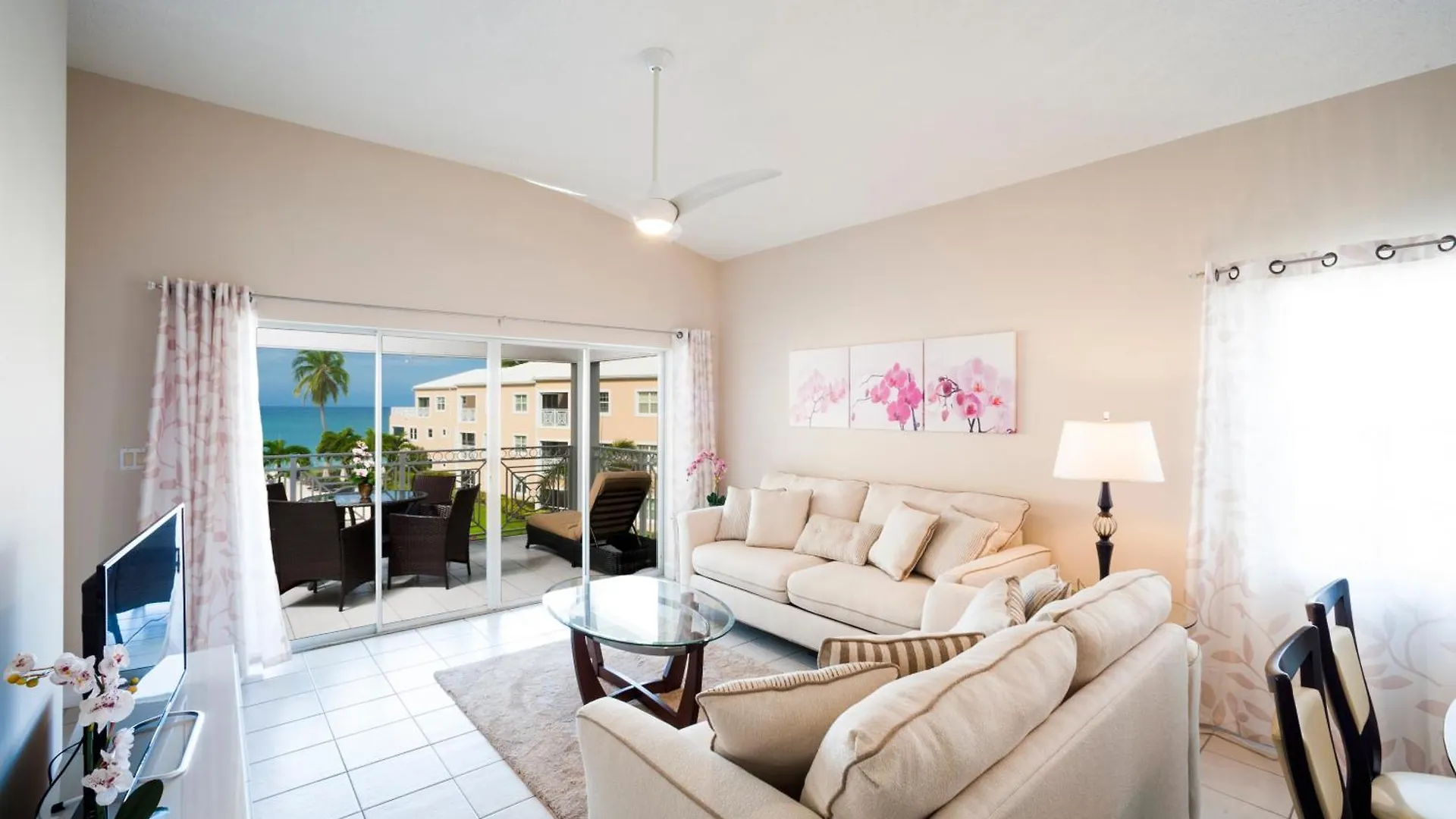 Regal Beach Club George Town Hotel apartamentowy