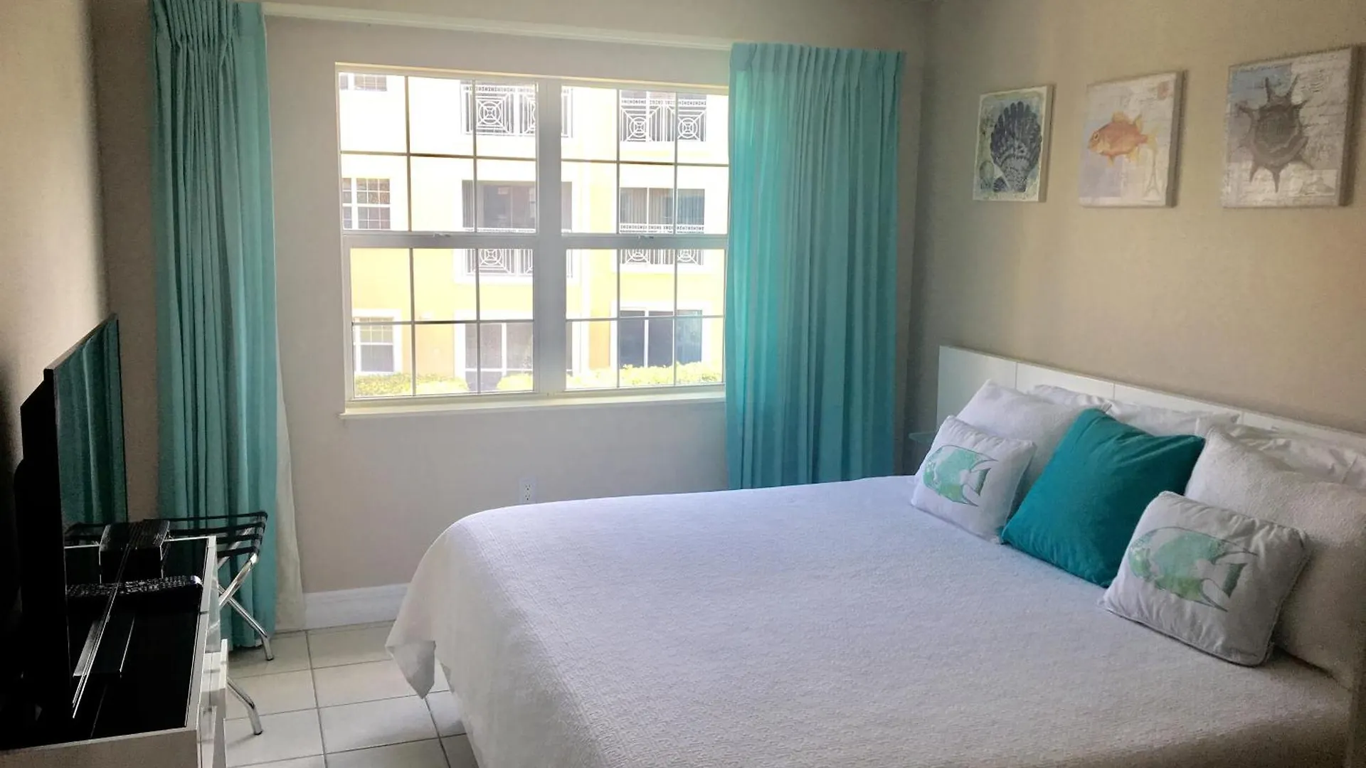 **** Hotel apartamentowy Regal Beach Club George Town Kajmany
