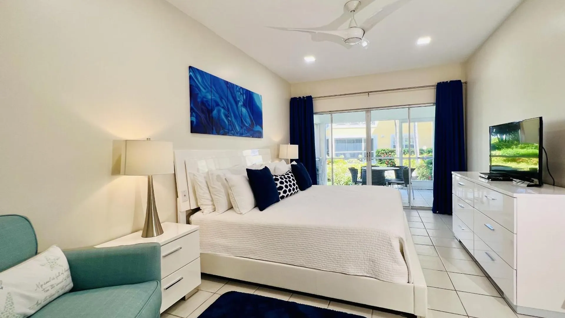 Regal Beach Club George Town Hotel apartamentowy