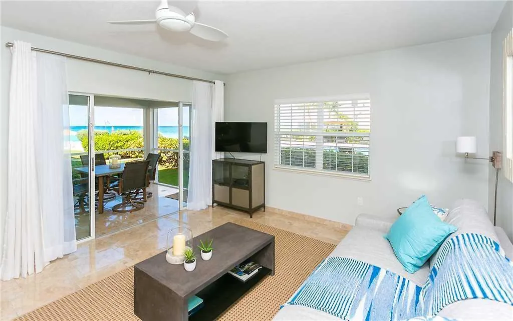 Hotel apartamentowy Regal Beach Club George Town